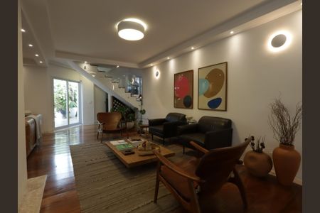 Casa à venda com 351m², 3 quartos e 3 vagasSala