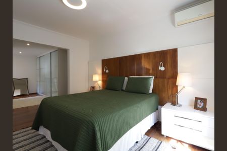 Casa à venda com 351m², 3 quartos e 3 vagasSuíte 2