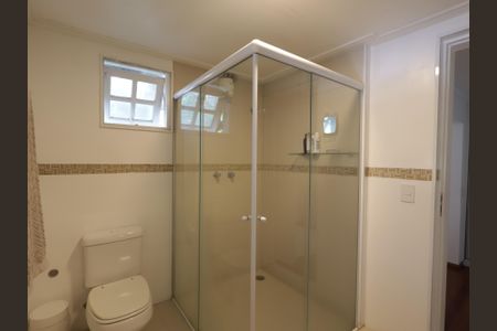 Casa à venda com 351m², 3 quartos e 3 vagasBanheiro da Suíte 2