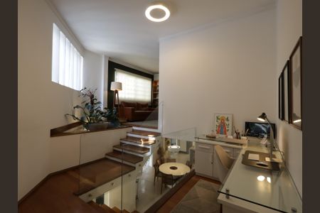 Casa à venda com 351m², 3 quartos e 3 vagasEscritório