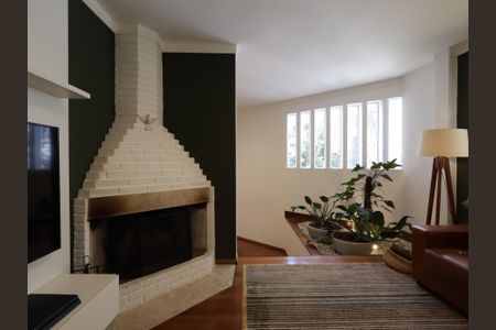 Casa à venda com 351m², 3 quartos e 3 vagasSala Intima