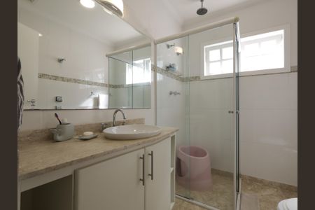 Casa à venda com 351m², 3 quartos e 3 vagasBanheiro da Suíte 1