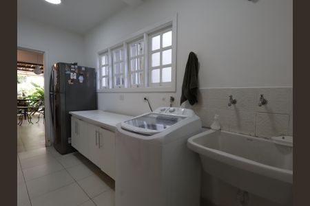 Casa à venda com 351m², 3 quartos e 3 vagasÁrea de Serviço