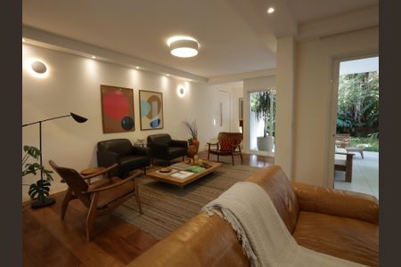 Casa à venda com 351m², 3 quartos e 3 vagasSala