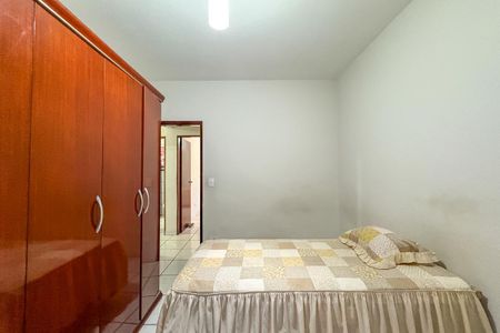 Casa à venda com 310m², 3 quartos e 4 vagas Casa à venda com 310m², 3 quartos e 4 vagasQuarto 2