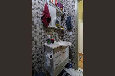 Casa à venda com 89m², 2 quartos e 2 vagas Casa à venda com 89m², 2 quartos e 2 vagasBanheiro