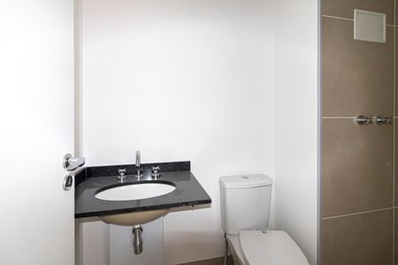 Apartamento à venda com 61m², 2 quartos e 1 vaga Apartamento à venda com 61m², 2 quartos e 1 vagaBanheiro da Suíte