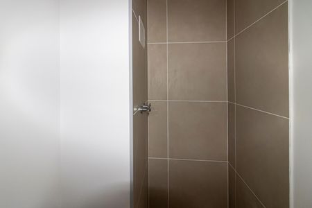 Apartamento à venda com 61m², 2 quartos e 1 vaga Apartamento à venda com 61m², 2 quartos e 1 vagaBanheiro da Suíte