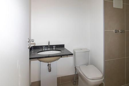 Apartamento à venda com 61m², 2 quartos e 1 vaga Apartamento à venda com 61m², 2 quartos e 1 vagaBanheiro da Suíte