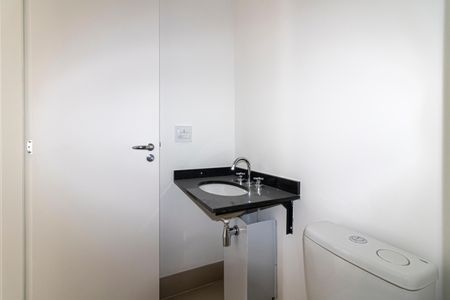 Apartamento à venda com 61m², 2 quartos e 1 vaga Apartamento à venda com 61m², 2 quartos e 1 vagaBanheiro