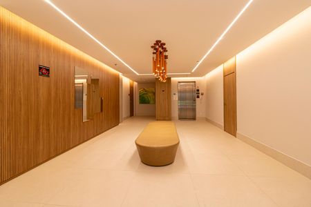 Apartamento à venda com 61m², 2 quartos e 1 vaga Apartamento à venda com 61m², 2 quartos e 1 vagaHall social