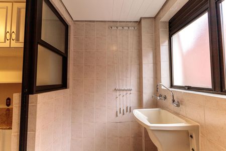 Apartamento para alugar com 129m², 3 quartos e 2 vagas Apartamento para alugar com 129m², 3 quartos e 2 vagasÁrea de Serviço