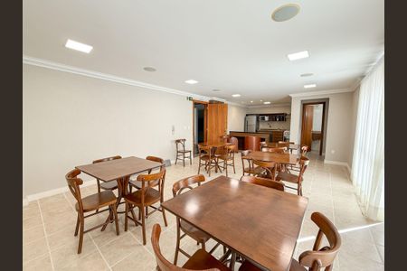 Apartamento para alugar com 129m², 3 quartos e 2 vagas Apartamento para alugar com 129m², 3 quartos e 2 vagasÁrea comum - Salão de festas