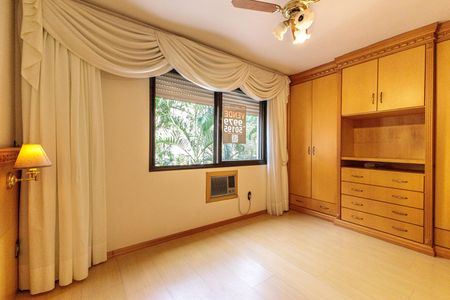 Apartamento para alugar com 129m², 3 quartos e 2 vagas Apartamento para alugar com 129m², 3 quartos e 2 vagasSuíte