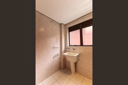 Apartamento para alugar com 129m², 3 quartos e 2 vagas Apartamento para alugar com 129m², 3 quartos e 2 vagasÁrea de Serviço