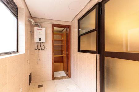 Apartamento para alugar com 129m², 3 quartos e 2 vagas Apartamento para alugar com 129m², 3 quartos e 2 vagasÁrea de Serviço