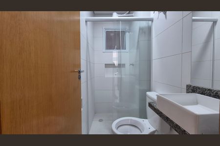 Banheiro de kitnet/studio para alugar com 1 quarto, 15m² em Vila Sao Pedro, Santo André