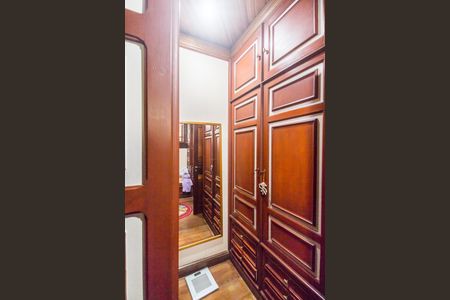 Casa à venda com 845m², 5 quartos e 4 vagasCloset da suíte 2