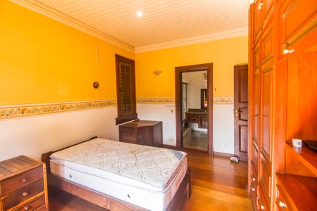 Casa à venda com 845m², 5 quartos e 4 vagasSuíte master 1