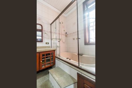 Casa à venda com 845m², 5 quartos e 4 vagasBanheiro da Suíte 3