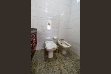 Casa à venda com 845m², 5 quartos e 4 vagasBanheiro da Suíte 1