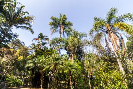 Casa à venda com 845m², 5 quartos e 4 vagasVista