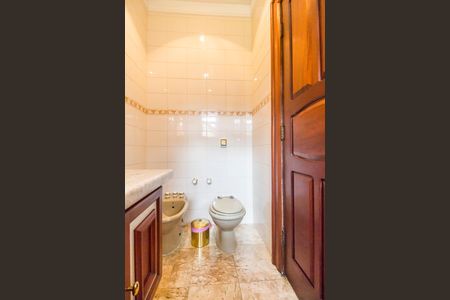 Casa à venda com 845m², 5 quartos e 4 vagasBanheiro da Suíte 4