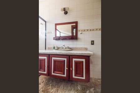 Casa à venda com 845m², 5 quartos e 4 vagasBanheiro da Suíte 4