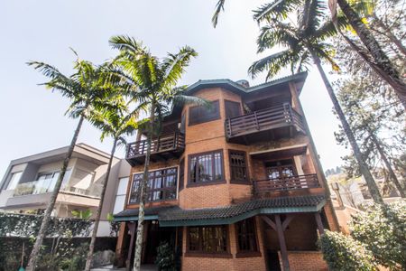 Casa à venda com 845m², 5 quartos e 4 vagasFachada