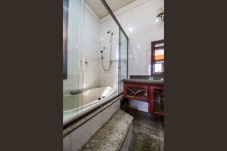 Casa à venda com 845m², 5 quartos e 4 vagasBanheiro da Suíte 1