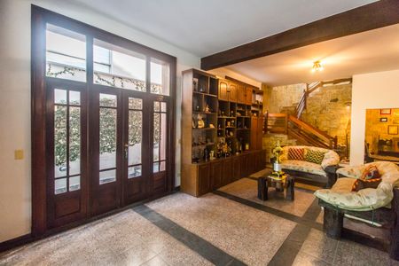 Casa à venda com 845m², 5 quartos e 4 vagasÁrea comum - Salão de festas