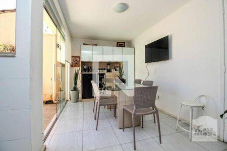 Apartamento à venda com 122m², 3 quartos e 2 vagasCopa