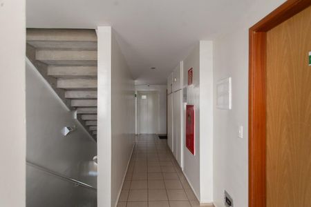 Apartamento à venda com 77m², 3 quartos e 1 vaga Apartamento à venda com 77m², 3 quartos e 1 vagaEntrada