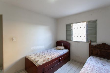 Casa à venda com 240m², 5 quartos e 4 vagas Casa à venda com 240m², 5 quartos e 4 vagasQuarto 1 - Casa 2