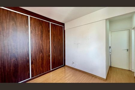 Apartamento à venda com 120m², 3 quartos e 2 vagas Apartamento à venda com 120m², 3 quartos e 2 vagasQuarto 2