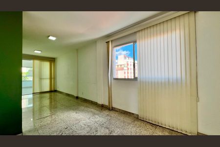 Apartamento à venda com 120m², 3 quartos e 2 vagas Apartamento à venda com 120m², 3 quartos e 2 vagasSala