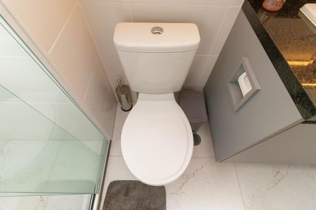 Apartamento à venda com 78m², 2 quartos e 1 vaga Apartamento à venda com 78m², 2 quartos e 1 vagaBanheiro da Suíte