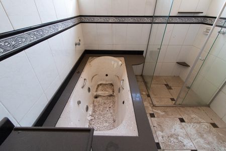 Apartamento à venda com 501m², 4 quartos e 2 vagas Apartamento à venda com 501m², 4 quartos e 2 vagas Banheiro da Suíte