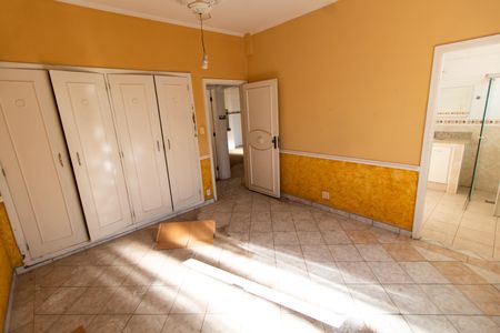 Apartamento à venda com 501m², 4 quartos e 2 vagas Apartamento à venda com 501m², 4 quartos e 2 vagasQuarto de Serviço