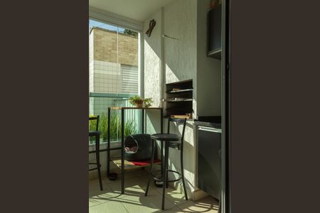 Apartamento à venda com 74m², 2 quartos e 1 vaga Apartamento à venda com 74m², 2 quartos e 1 vagaVaranda da Sala