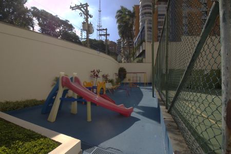 Apartamento para alugar com 120m², 3 quartos e 2 vagas Apartamento para alugar com 120m², 3 quartos e 2 vagasPlayground