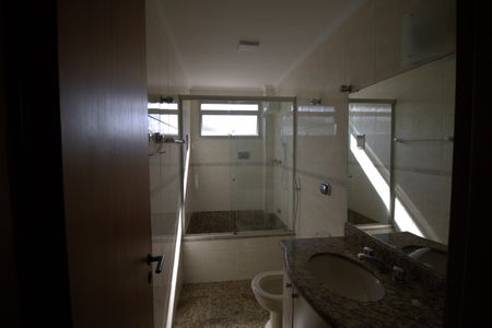 Apartamento para alugar com 120m², 3 quartos e 2 vagas Apartamento para alugar com 120m², 3 quartos e 2 vagasBanheiro da Suíte