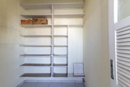 Apartamento à venda com 74m², 2 quartos e 1 vaga Apartamento à venda com 74m², 2 quartos e 1 vagaQuarto de Serviço