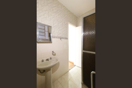 Apartamento à venda com 74m², 2 quartos e 1 vaga Apartamento à venda com 74m², 2 quartos e 1 vagaBanheiro