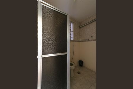 Apartamento à venda com 74m², 2 quartos e 1 vaga Apartamento à venda com 74m², 2 quartos e 1 vagaBanheiro