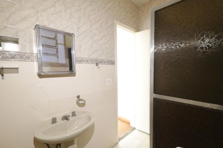 Apartamento à venda com 74m², 2 quartos e 1 vaga Apartamento à venda com 74m², 2 quartos e 1 vagaBanheiro