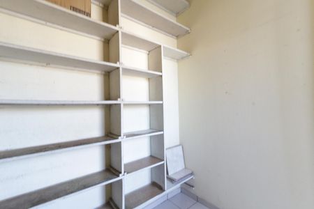 Apartamento à venda com 74m², 2 quartos e 1 vaga Apartamento à venda com 74m², 2 quartos e 1 vagaQuarto de Serviço