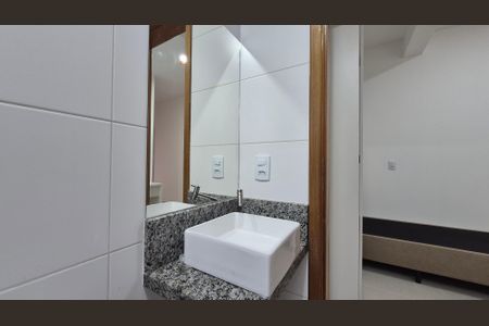 Banheiro Social de kitnet/studio para alugar com 1 quarto, 17m² em Vila Sao Pedro, Santo André