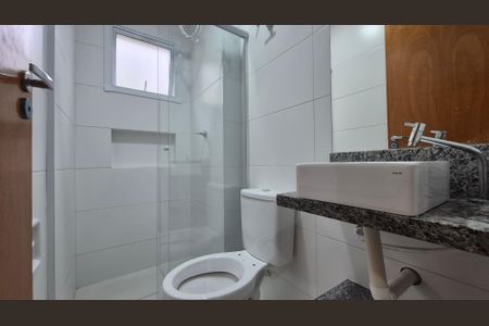 Banheiro Social de kitnet/studio para alugar com 1 quarto, 17m² em Vila Sao Pedro, Santo André