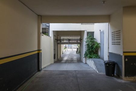 Apartamento para alugar com 53m², 2 quartos e 1 vaga Apartamento para alugar com 53m², 2 quartos e 1 vagaÁrea comum - Portão da garagem